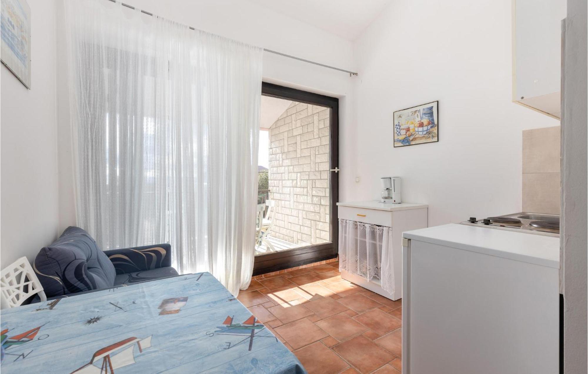 Nice Apartment In Jadranovo With Kitchen Kültér fotó