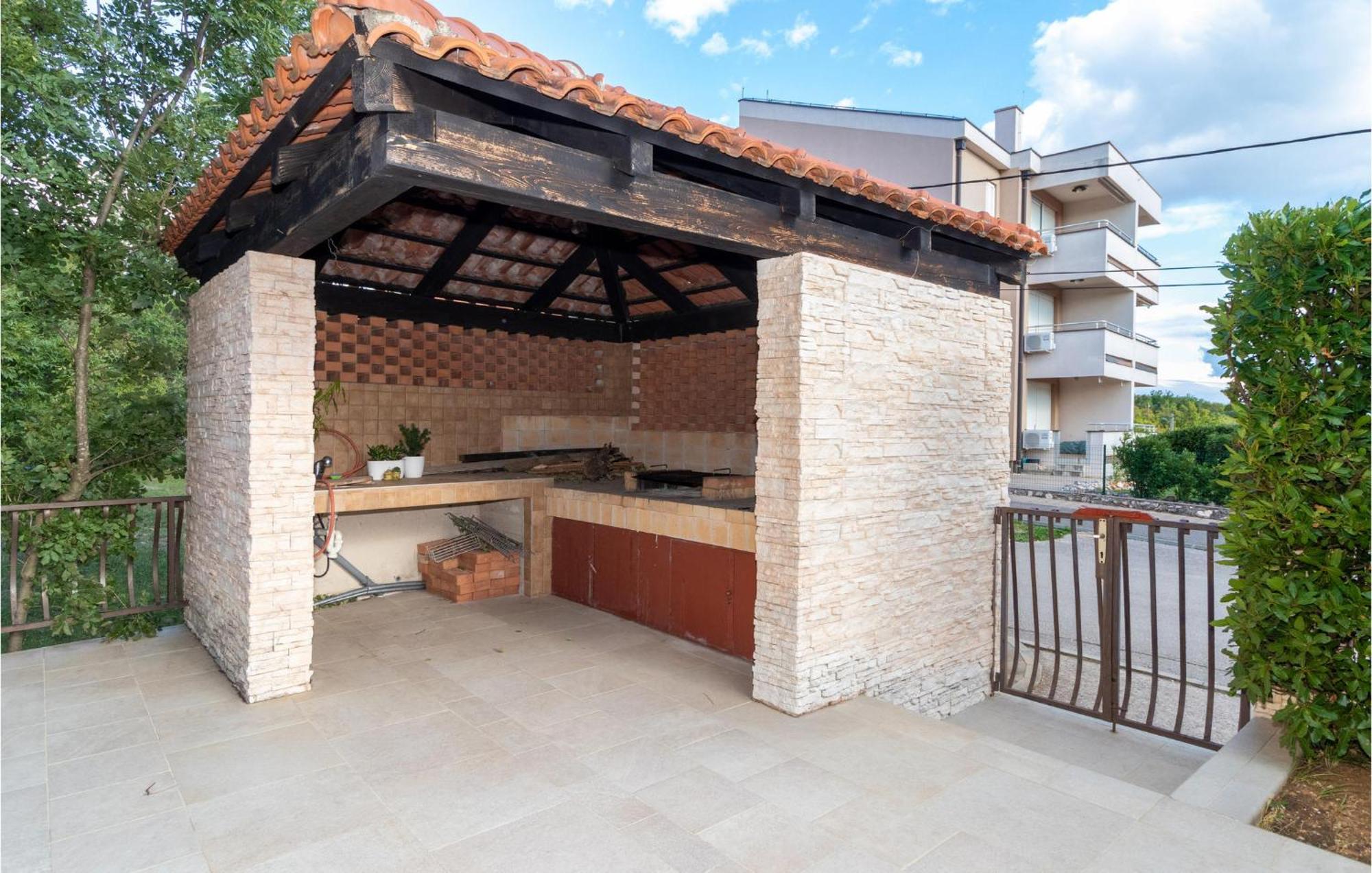 Nice Apartment In Jadranovo With Kitchen Kültér fotó