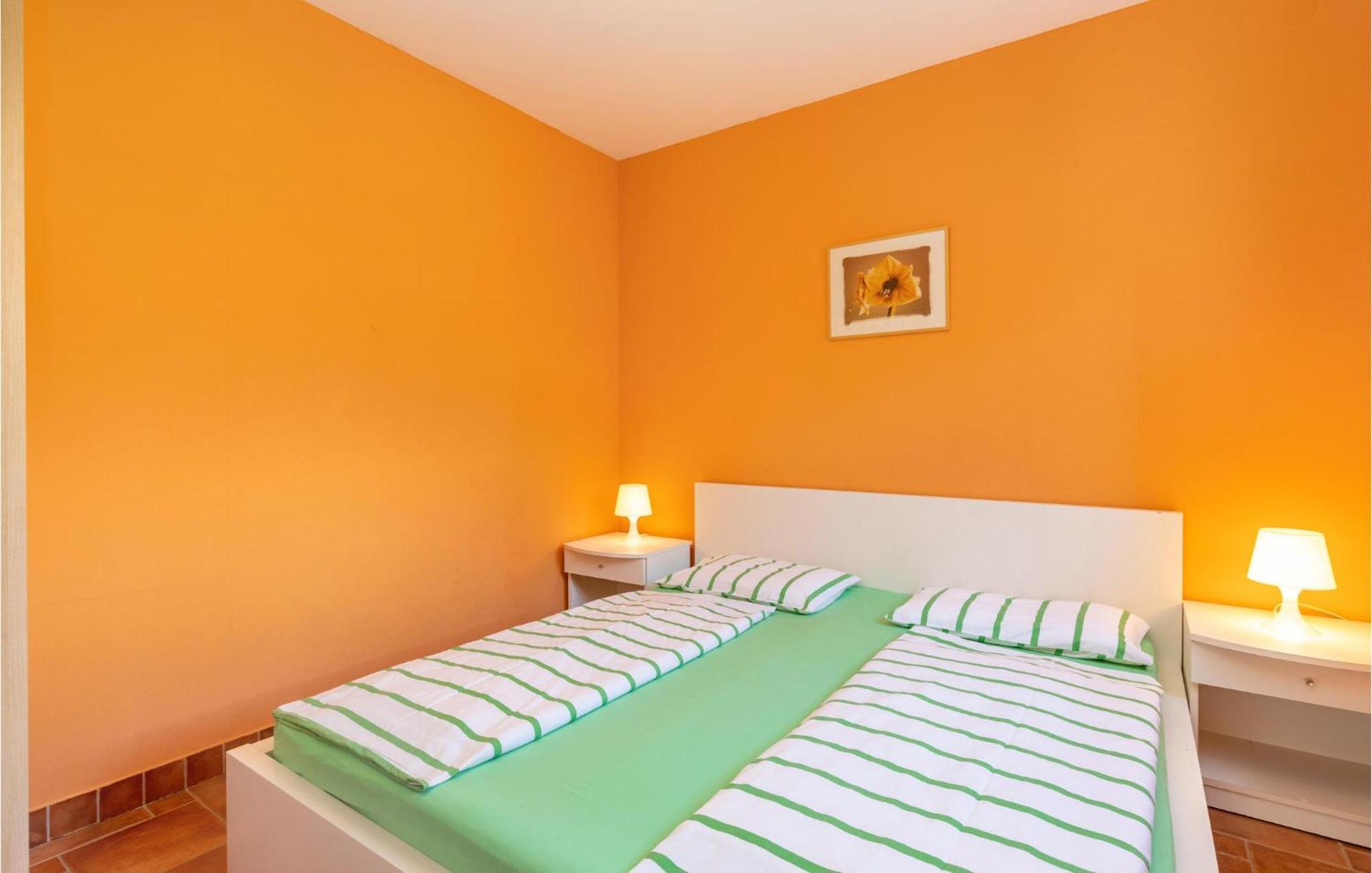 Nice Apartment In Jadranovo With Kitchen Kültér fotó