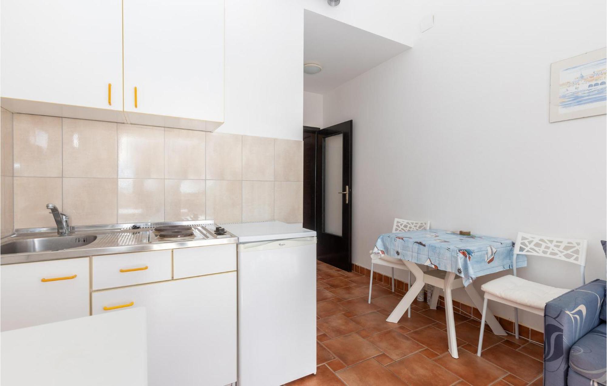 Nice Apartment In Jadranovo With Kitchen Kültér fotó